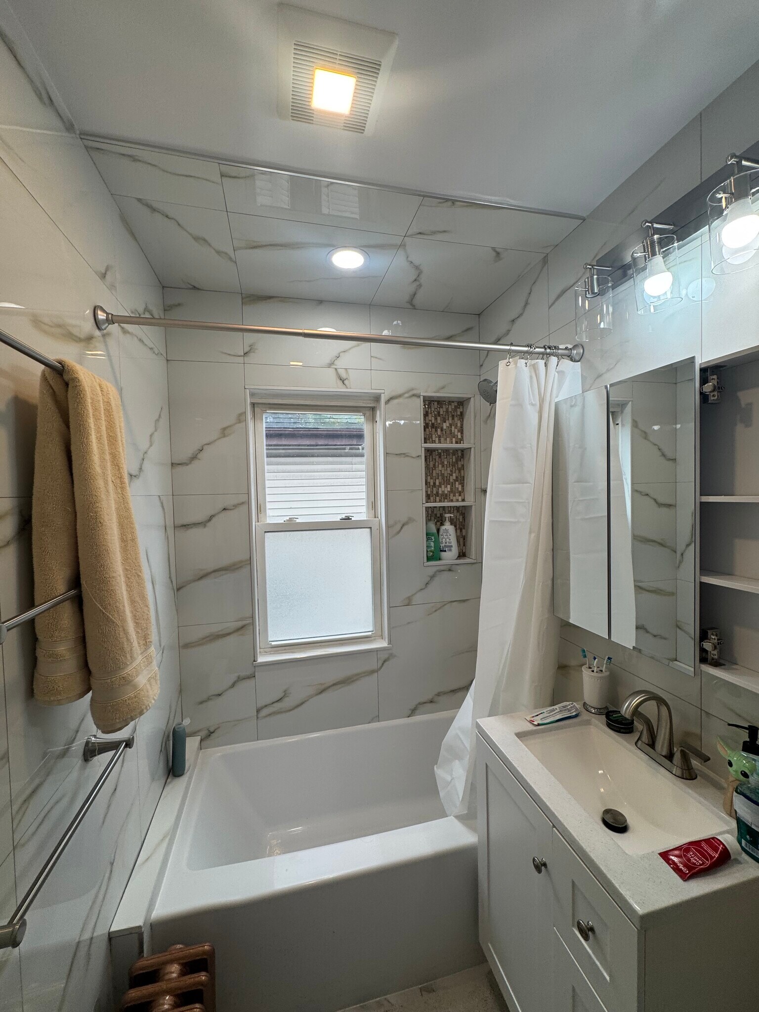 Building Photo - 71 Fairbanks St