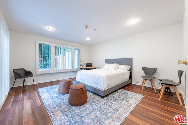 Building Photo - 1148 Coldwater Canyon Dr