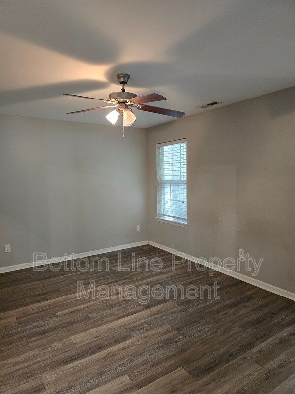 Building Photo - 3850 Fircrest Dr