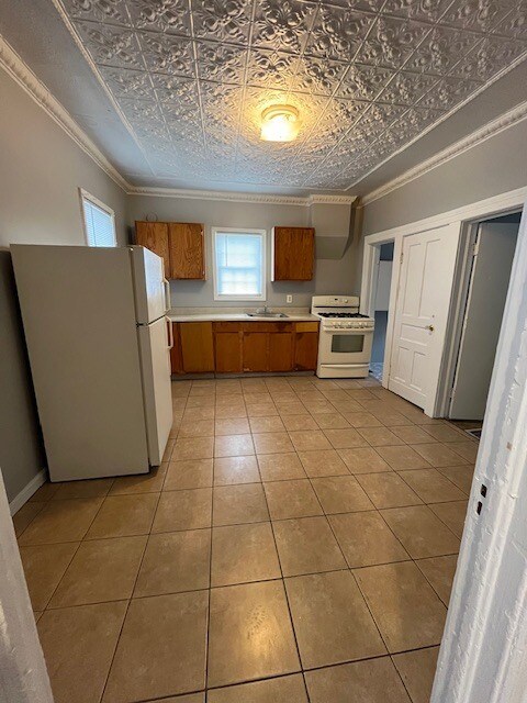 Building Photo - 93 Pulaski St