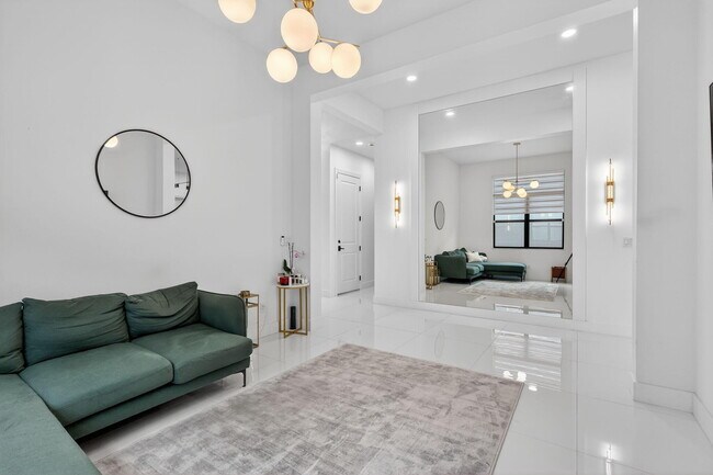 Building Photo - 10195 SW Latium Wy