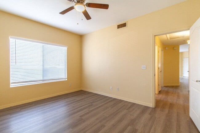 Building Photo - Beautiful, freshly upgraded 2 bedroom/ 2 bathroom condo in Mesa!