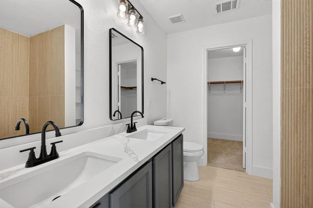 Building Photo - 4241 Meadowknoll Dr