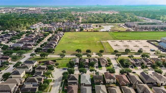 Building Photo - 1010 Hummingbird Point Ln