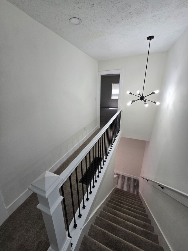 Building Photo - 3 BEDROOM SINGLE FAMILY HOME