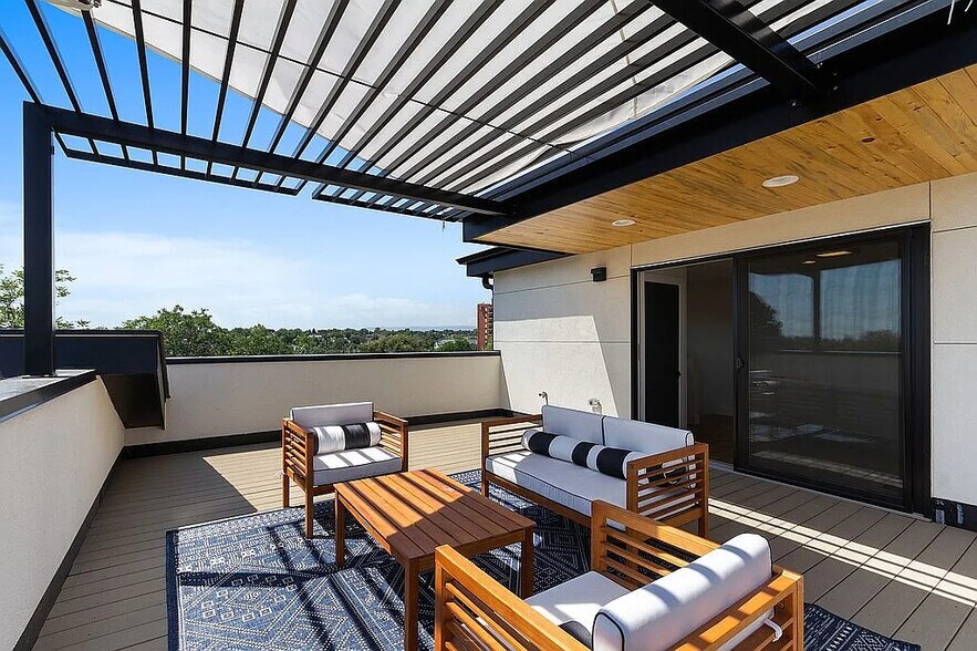 Third bedroom deck - 963 Tennyson St