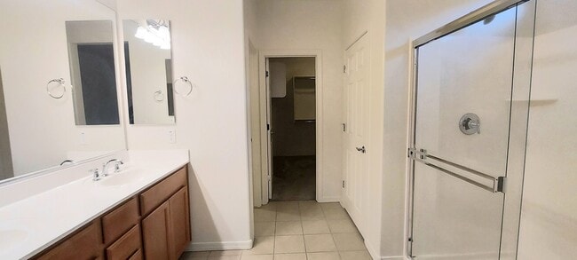 Building Photo - "COMING SOON" Lovely 3 Bedroom Home in Gre...