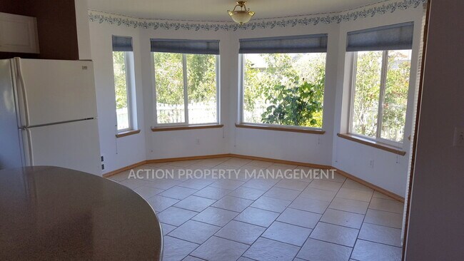 Building Photo - 2+ bed, 2 bath home in Sun Meadows, Sequim