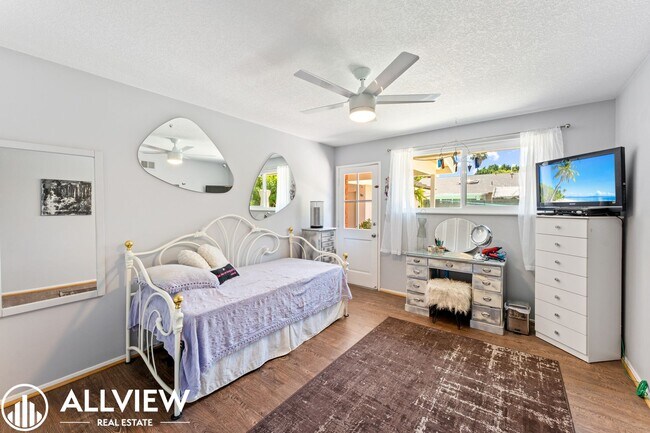 Building Photo - Exquisite 4 Bed 2.5 Bath Home in Orange!