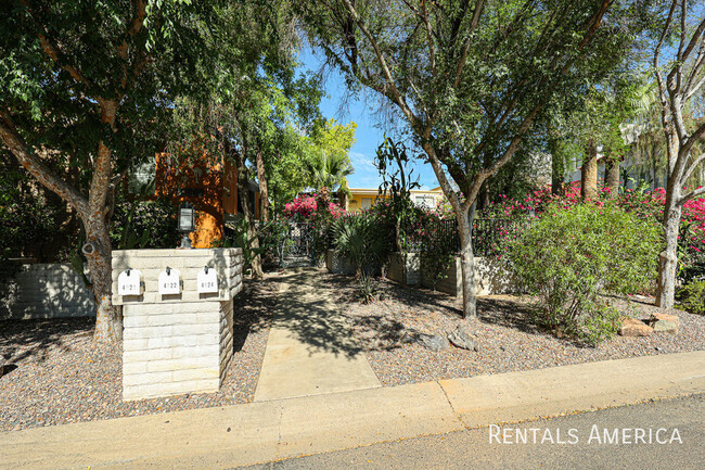 Building Photo - 4824 N Woodmere Fairway
