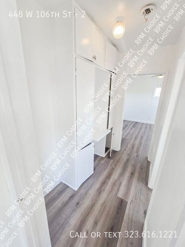 Building Photo - 448 W 106th St