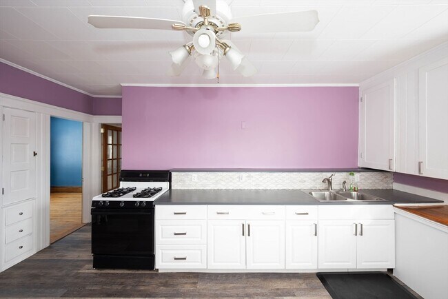 Building Photo - 15 Boxford St