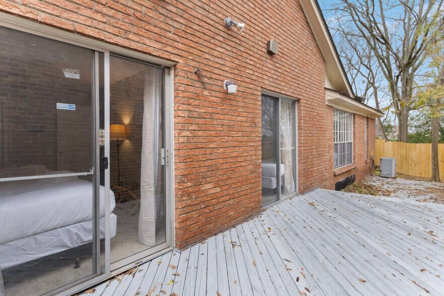 Building Photo - 5635 Red Barn Rd