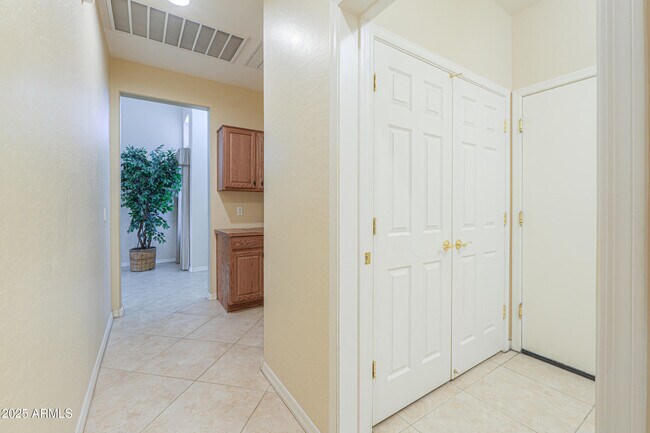 Building Photo - 1441 N Desert Willow St