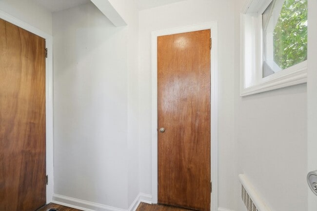 Building Photo - 135 Woolsey Ave
