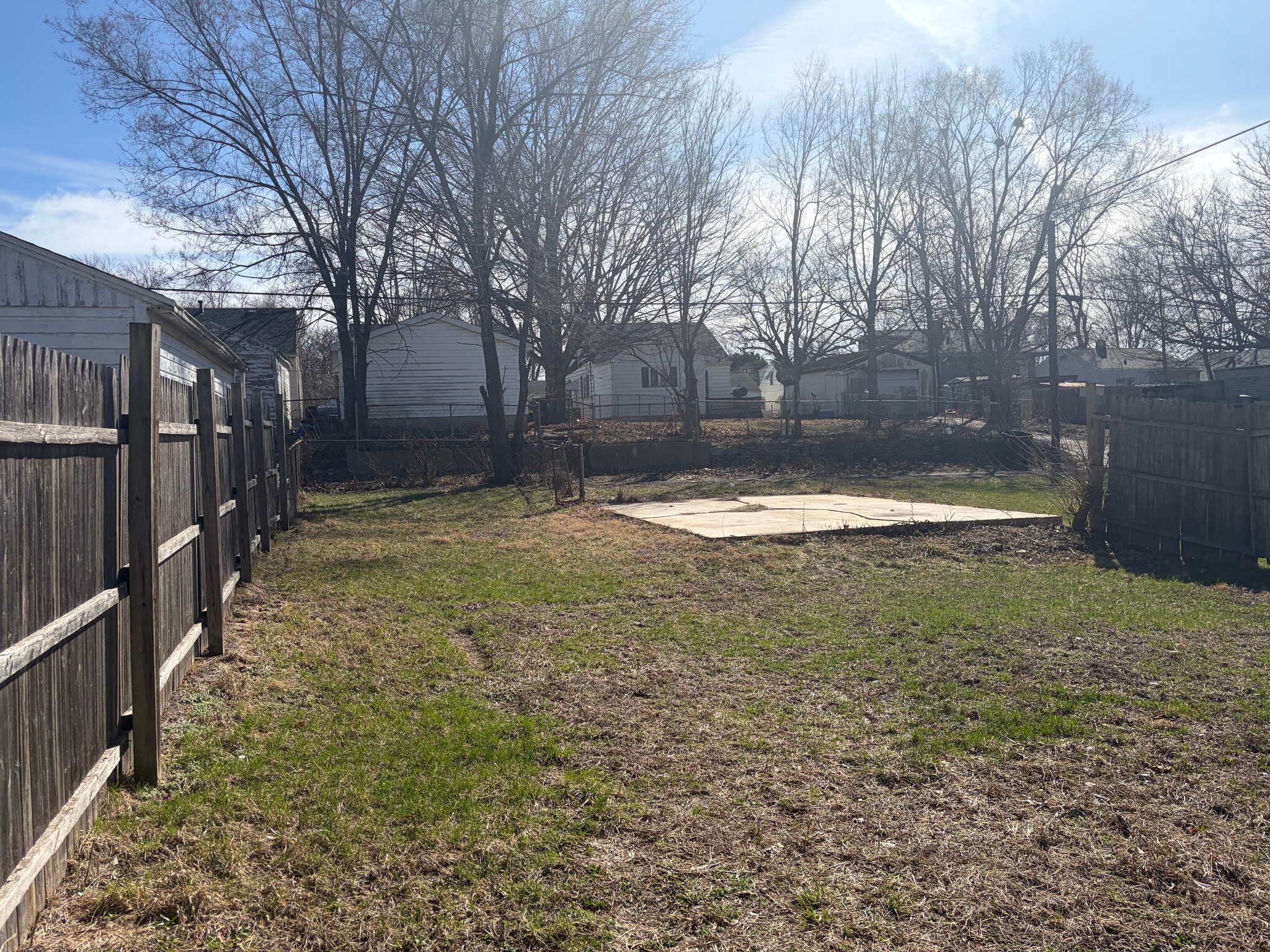 Building Photo - 2408 W Wiswall St