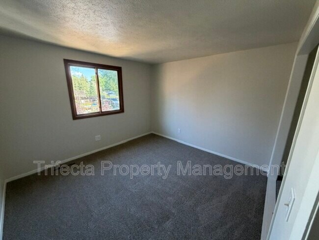 Building Photo - 3313 Dunbar Ave