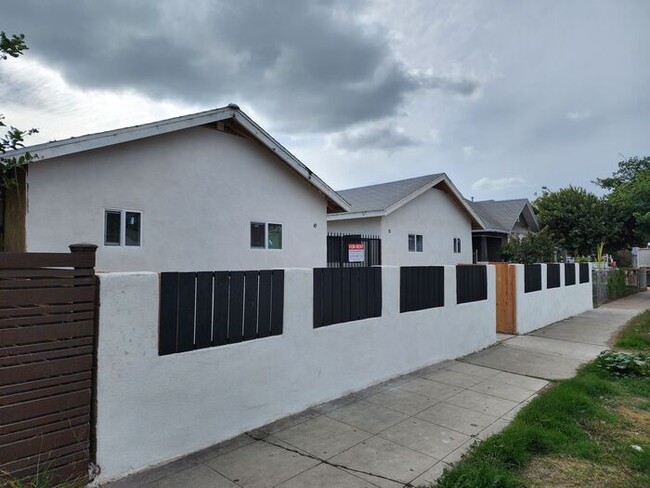 Building Photo - Cute Cottage- 1BR/1BA-Close to Downtown $$...