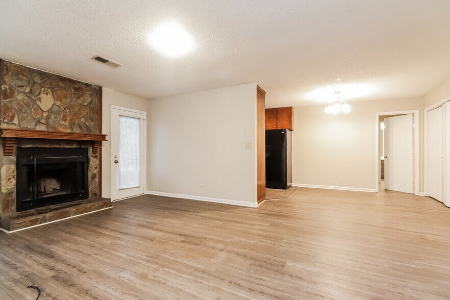 Building Photo - 235 Ashland Dr