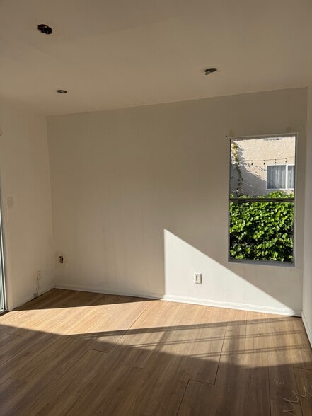 Building Photo - 2217 Selby Ave