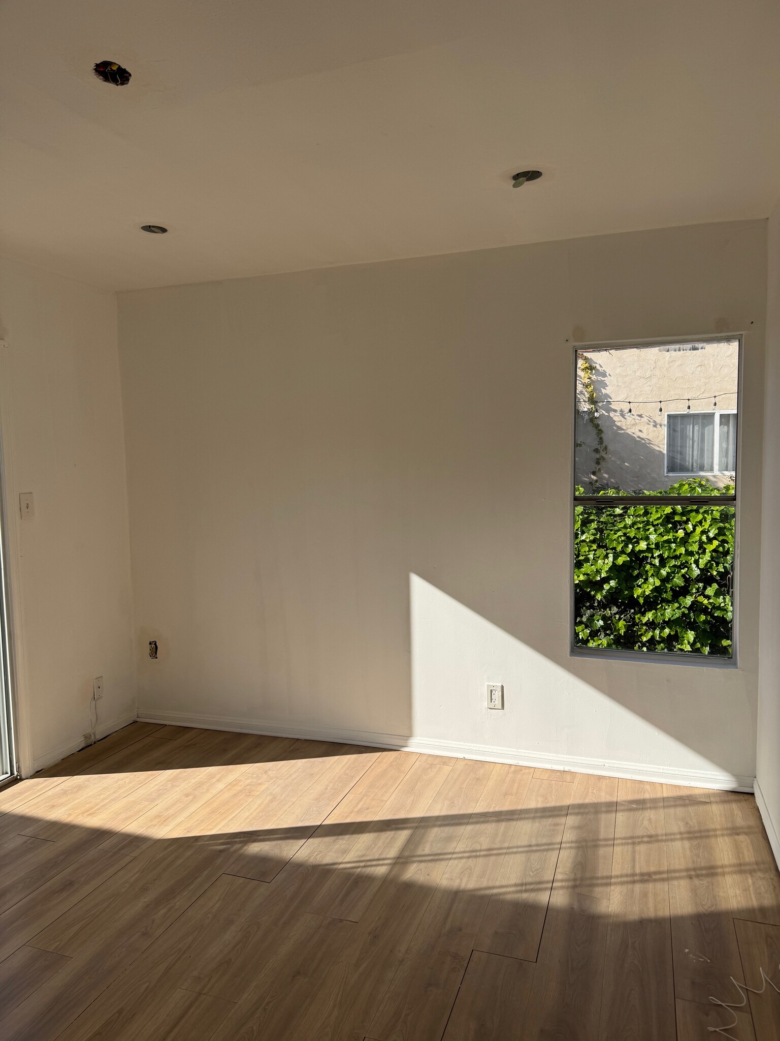 Building Photo - 2217 Selby Ave