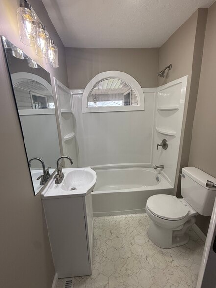 Building Photo - 159 Dry Valley Rd