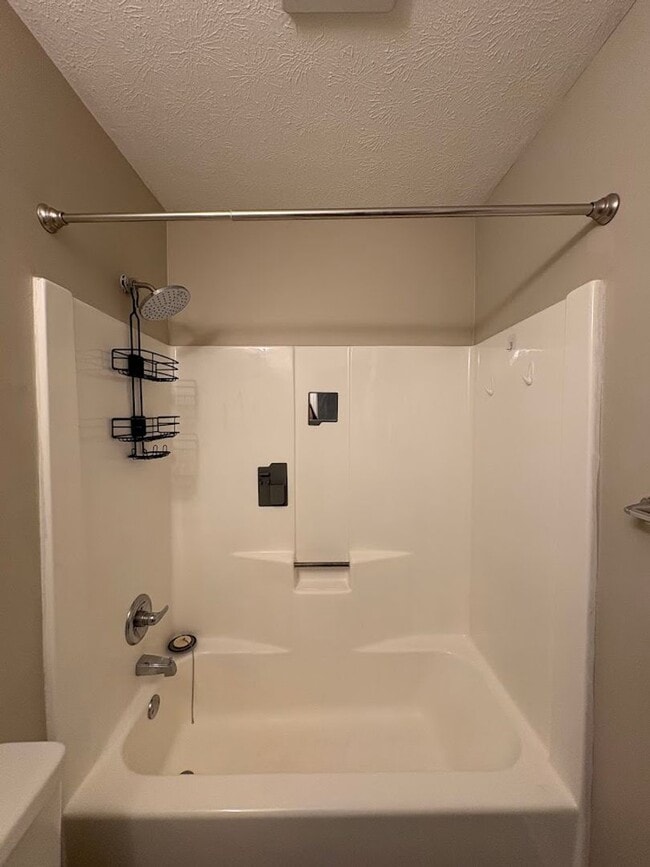 Building Photo - Three bedroom one bathroom townhouse for rent