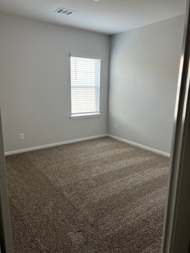 Building Photo - 3911 Faletti Dr