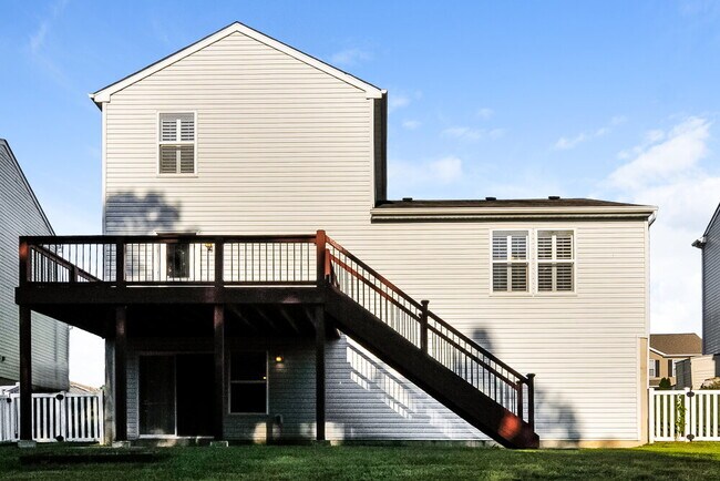 Building Photo - 428 Red Coat Tr