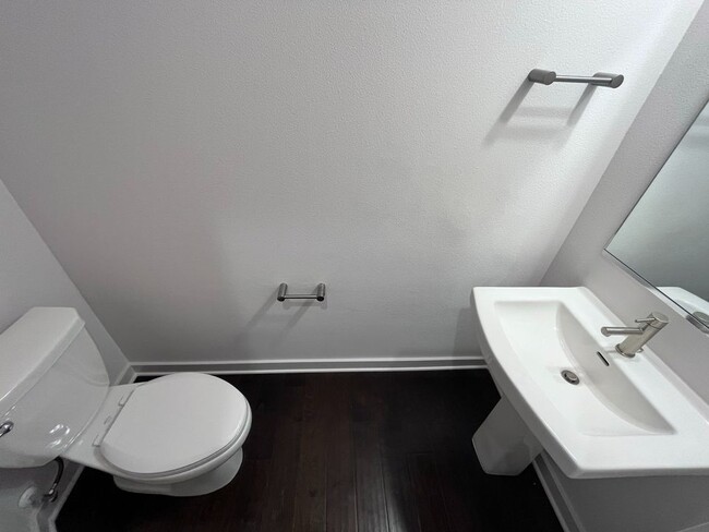 Building Photo - 1531 N Red Bud Ln