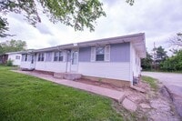 Building Photo - 2817 N Willowbrook Rd
