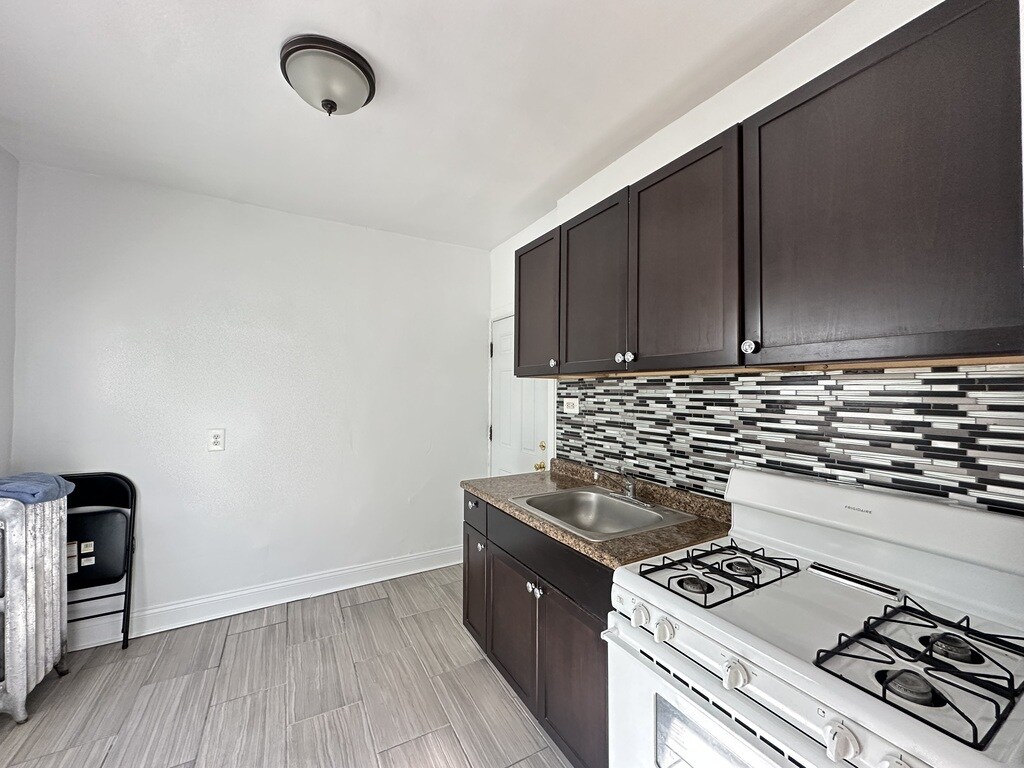 Building Photo - 6347 N Magnolia Ave