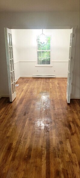 Building Photo - 412 Pagebrook Dr
