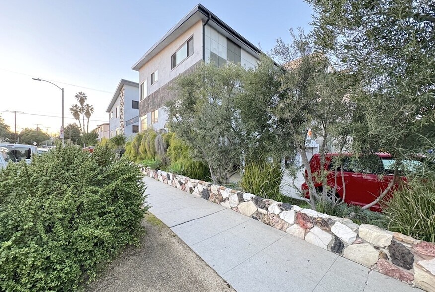 Building Photo - 8585 Pickford St