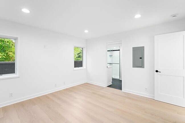 Building Photo - 1411 Chesapeake St