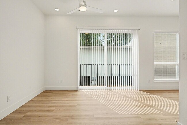 Building Photo - 2217 N Fitzhugh Ave