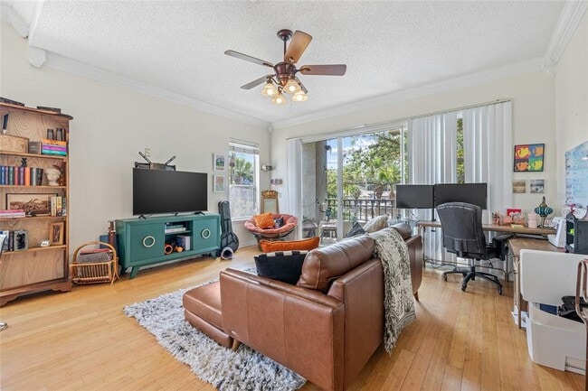Building Photo - 740 Mainsail Dr