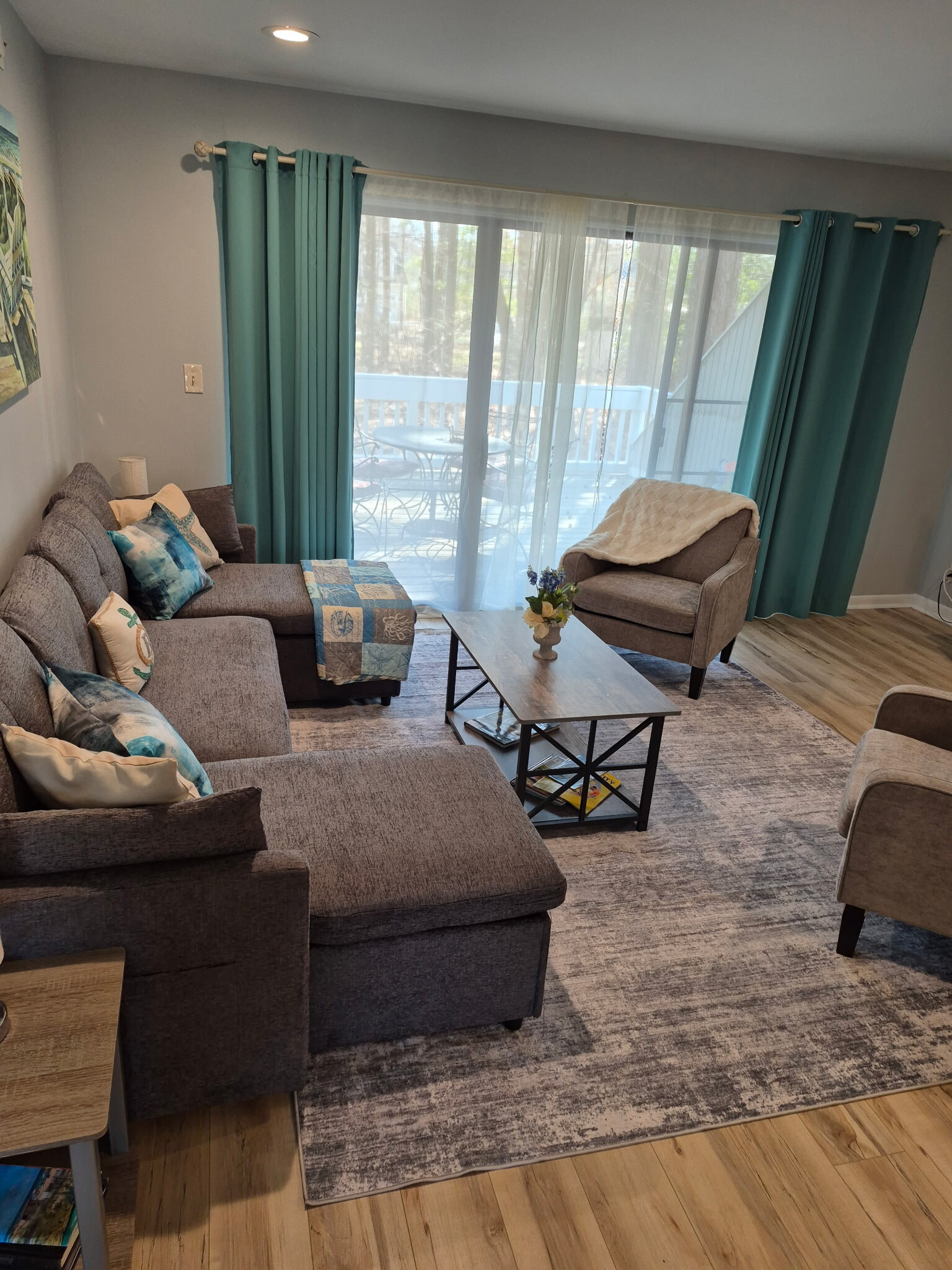 Building Photo - 39633 Round Robin Way