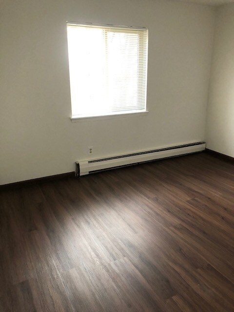 Building Photo - 1911 Greenway Cross