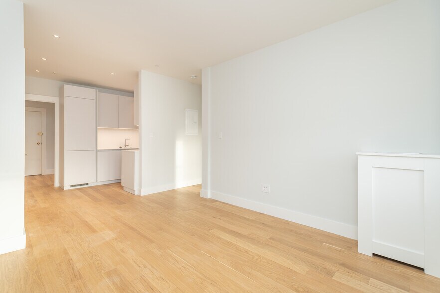 Building Photo - 8 Elko St