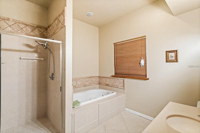 Building Photo - 5 S Orion Ave