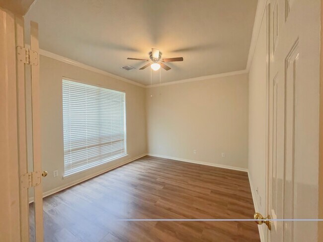 Building Photo - 24511 Saddle Path Ct