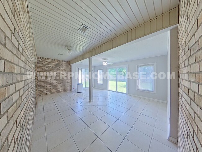 Building Photo - 5103 Terra Lake Cir