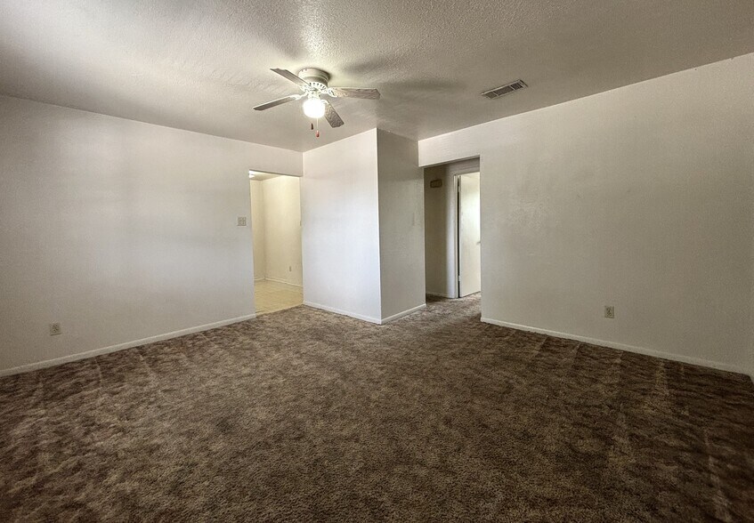 Building Photo - 305 Northern Dove Ln
