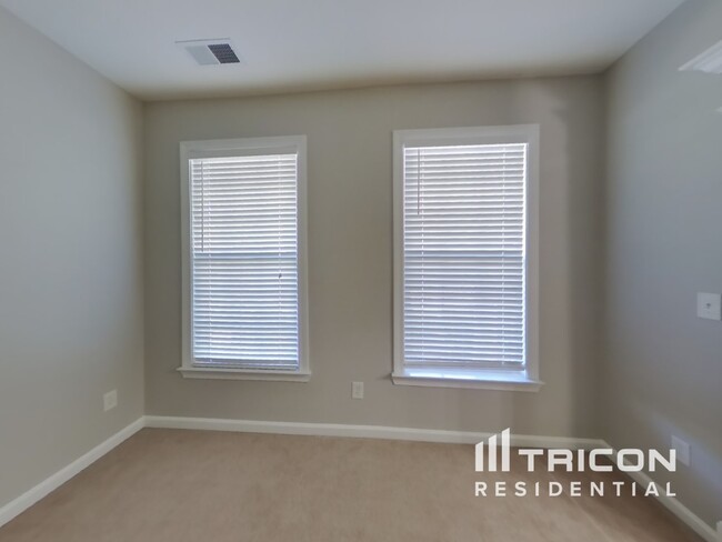 Building Photo - 3535 Arbroath Dr