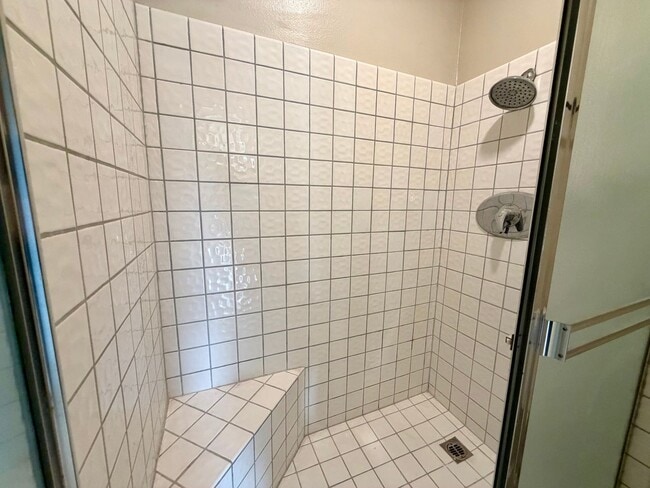 Building Photo - 2 Bed | 2 Bath Condo Near Pepperdine University – Gated Community with Ocean Views