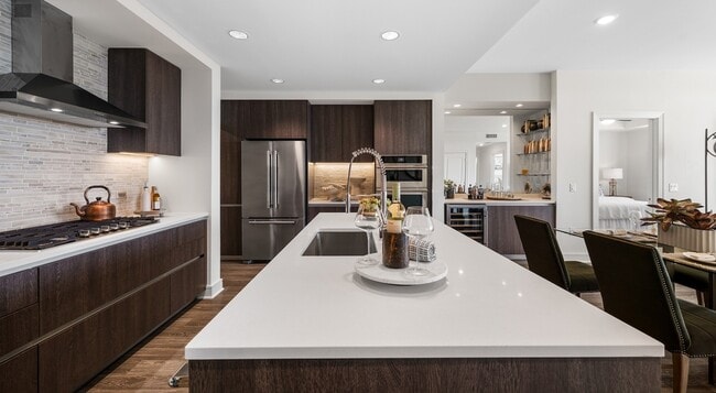 Building Photo - 6255 W Northwest Hwy