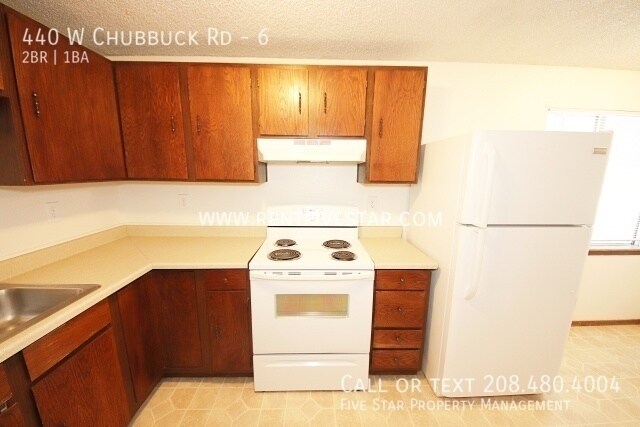 Building Photo - 440 W Chubbuck Rd