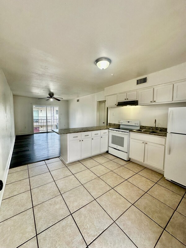 Building Photo - 3262 Wyoming St