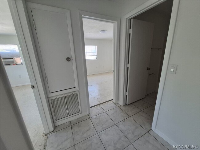 Building Photo - 41 S Lincoln Ave